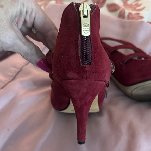 Vince Camuto Burgundy Strappy Heels - Picture 4 of 5